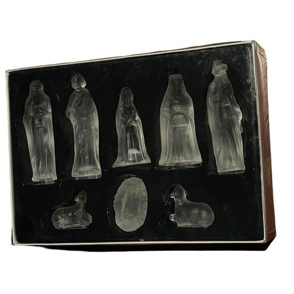 Frosted Glass Nativity Set 8 Pieces Holiday Christmas Jesus Sheep Three Kings - Picture 2 of 6
